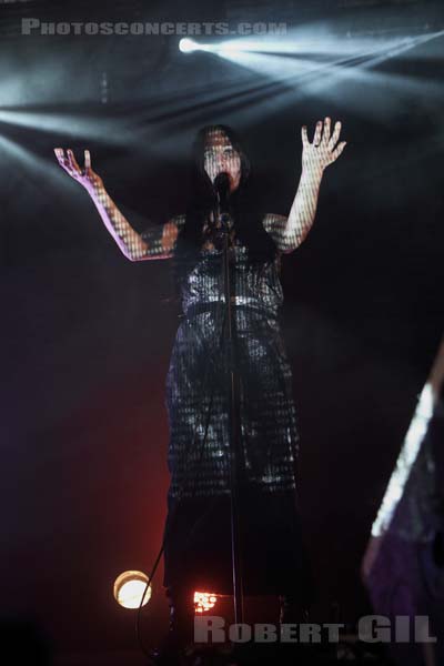 ZOLA JESUS - 2017-11-08 - PARIS - Point Ephemere - 